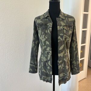 Chic Green Camouflage Utility Jacket Small